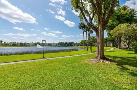 5220 Las Verdes Circle #108, Delray Beach FL - photo 22 of 33