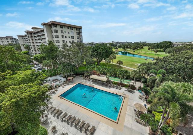 No 114 Palm-Aire Country Club