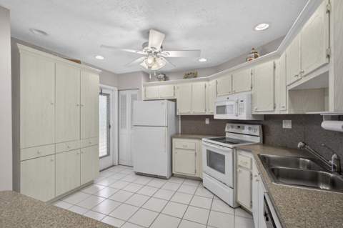3 Greenway Vlg #210, Royal Palm Beach FL - photo 19 of 55