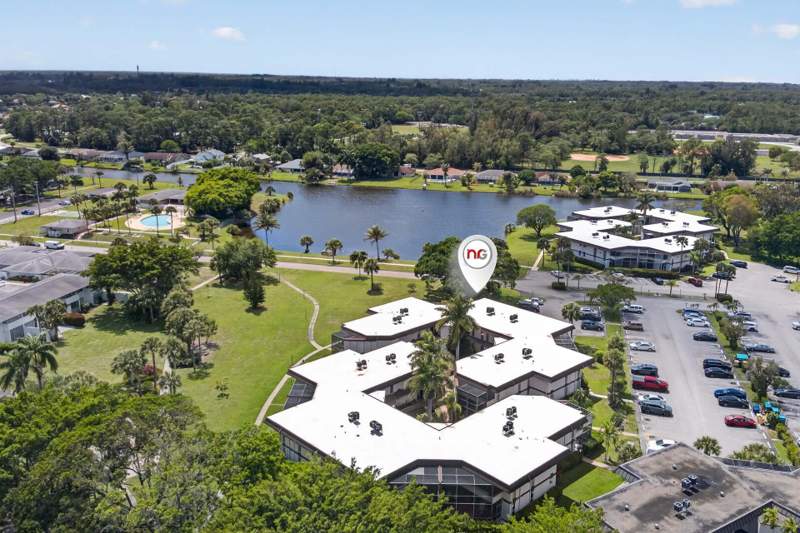 2 bedroom Condominium at 3 Greenway Vlg #210, Greenway Village North Condo 2, Royal Palm Beach — photo 3