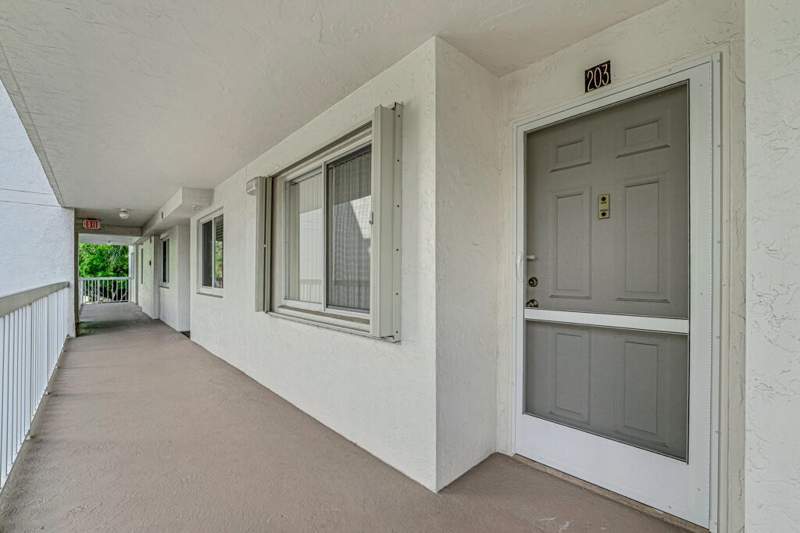 2 bedroom Condominium at 3146 Via Poinciana #203, Fountainview At Spring Lks Condo, Lake Worth — photo 2
