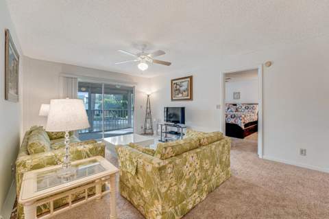 3146 Via Poinciana #203, Lake Worth FL - photo 6 of 18
