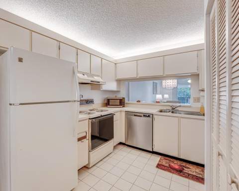 3146 Via Poinciana #203, Lake Worth FL - photo 8 of 18