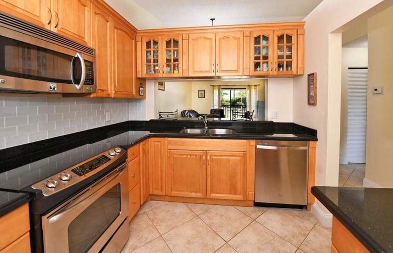 2 bedroom Condominium at 22088 Palms Way #204, Boca Palms Condo I Thru IV, Boca Raton — photo 4