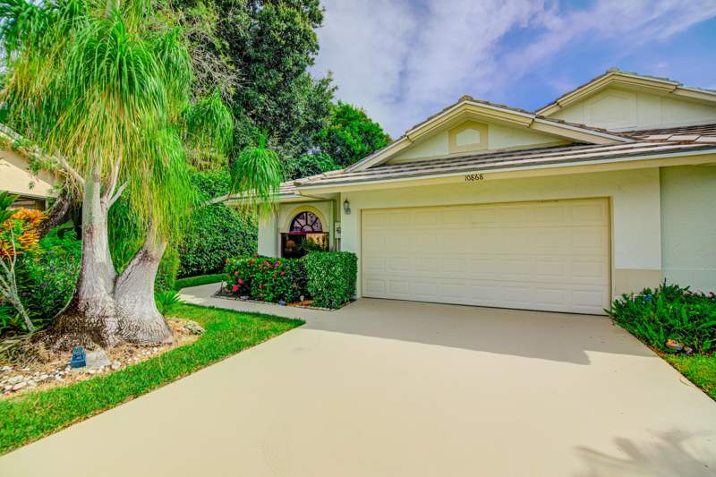 3 bedroom Townhouse at 10868 Stafford Circle, Brighton Lakes, Boynton Beach — photo 2