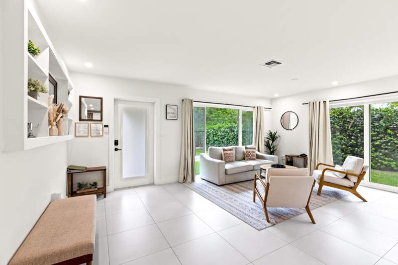 3 bedroom Single Family Residence at 2417 NE 19th Avenue, Middle River Manor, Wilton Manors — photo 3