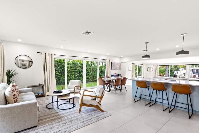 3 bedroom Single Family Residence at 2417 NE 19th Avenue, Middle River Manor, Wilton Manors — photo 2
