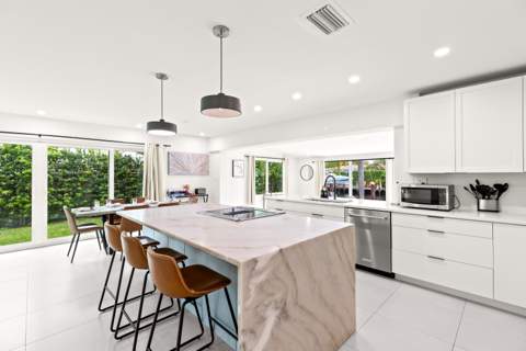 2417 NE 19th Avenue, Wilton Manors FL - photo 10 of 31