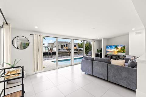 2417 NE 19th Avenue, Wilton Manors FL - photo 18 of 31