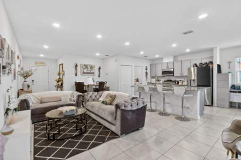 535 SW Butler Avenue, Port St. Lucie FL - photo 8 of 35