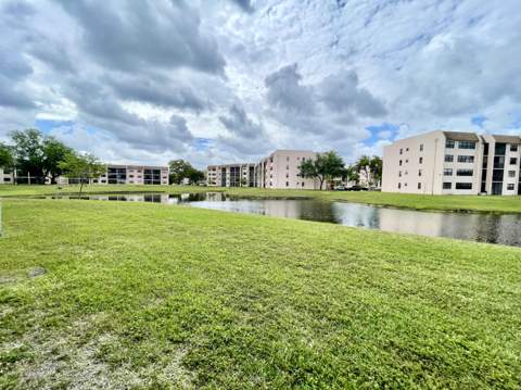 10442 Sunrise Lakes Boulevard #104, Sunrise FL - photo 21 of 23