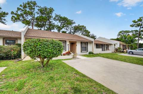 6105 Fairfield Circle, Greenacres FL - photo 8 of 55