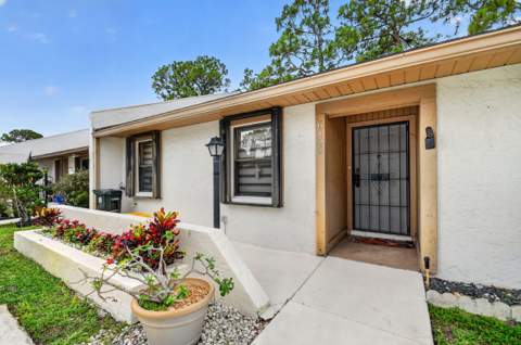6105 Fairfield Circle, Greenacres FL - photo 9 of 55
