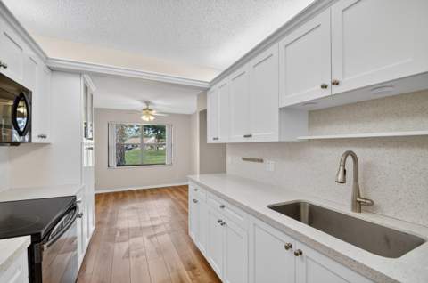 6105 Fairfield Circle, Greenacres FL - photo 19 of 55