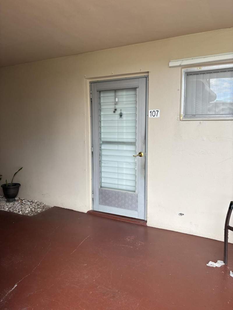 1 bedroom Condominium at 2606 Garden Drive #107, Lake Clarke Gardens Condo 18, Lake Worth Beach — photo 2