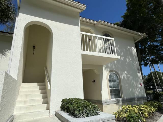 Meadowbrook At Pga Condo