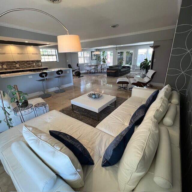 4 bedroom Single Family Residence at 5880 NE 22nd Avenue, Imperial Point 1 Sec, Fort Lauderdale — photo 4