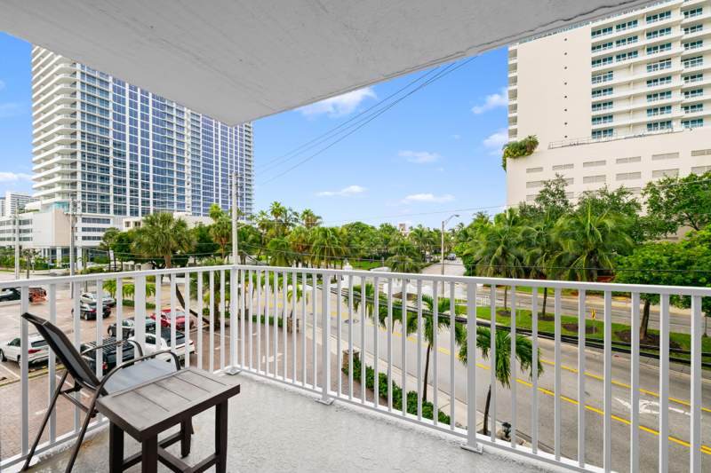 1 bedroom Condominium at 95 N Birch Road #304, Harbor Haven Condo, Fort Lauderdale — photo 3