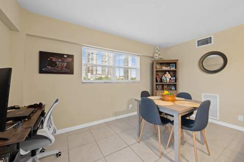 95 N Birch Road #304, Fort Lauderdale FL - photo 7 of 35