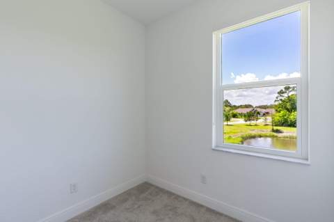 696 NE Waters Edge Lane, Port St. Lucie FL - photo 15 of 41