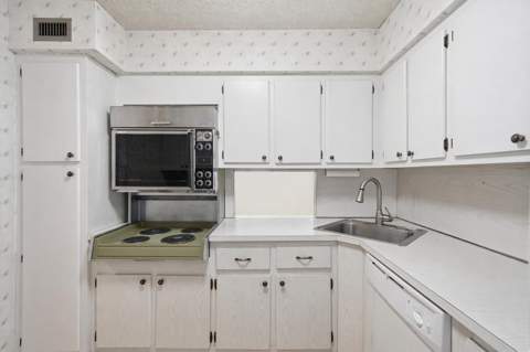 1400 S Ocean Drive #303, Hollywood FL - photo 10 of 31