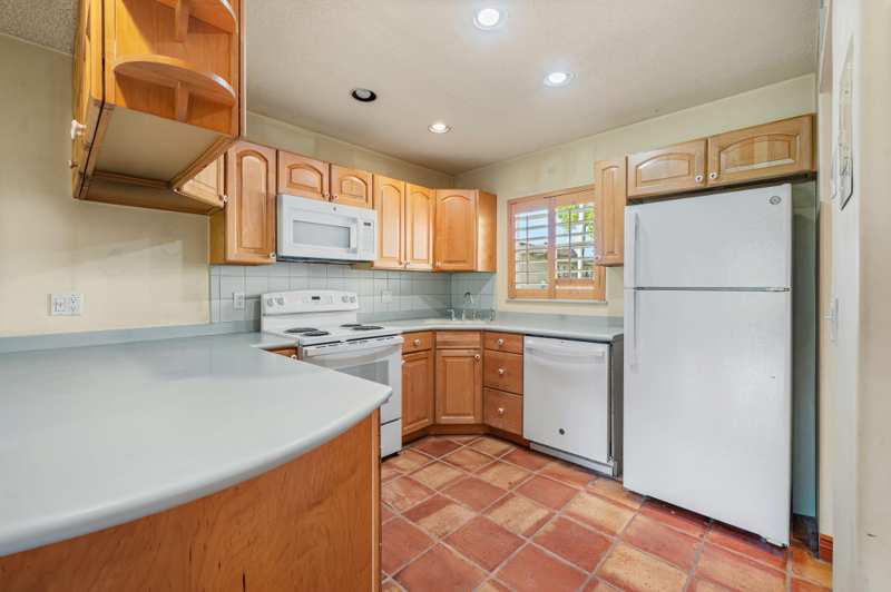 1 bedroom Condominium at 752 Lori Drive #219, Lakeside Village Condo 6, Palm Springs — photo 1