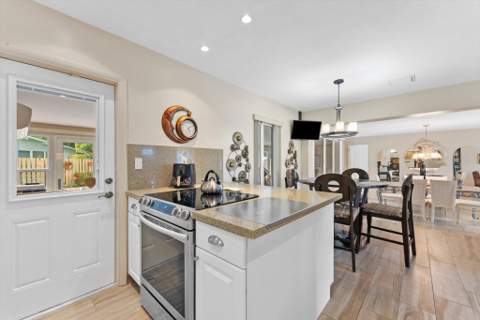 2625 NW 3rd Avenue, Wilton Manors FL - photo 10 of 46