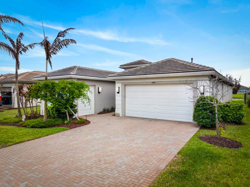 3 bedroom Single Family Residence at 11949 SW Coral Cove Parkway, Riverland Parcel C - Plat Ten Replat, Port St. Lucie — photo 3