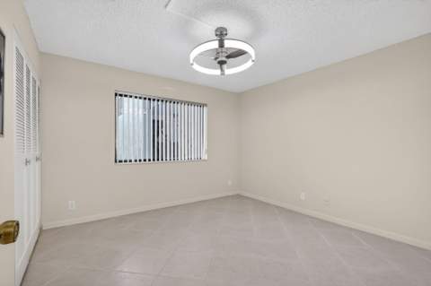 7770 Tahiti Lane #102, Lake Worth FL - photo 13 of 32