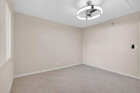 7770 Tahiti Lane #102, Lake Worth FL - photo 14 of 32