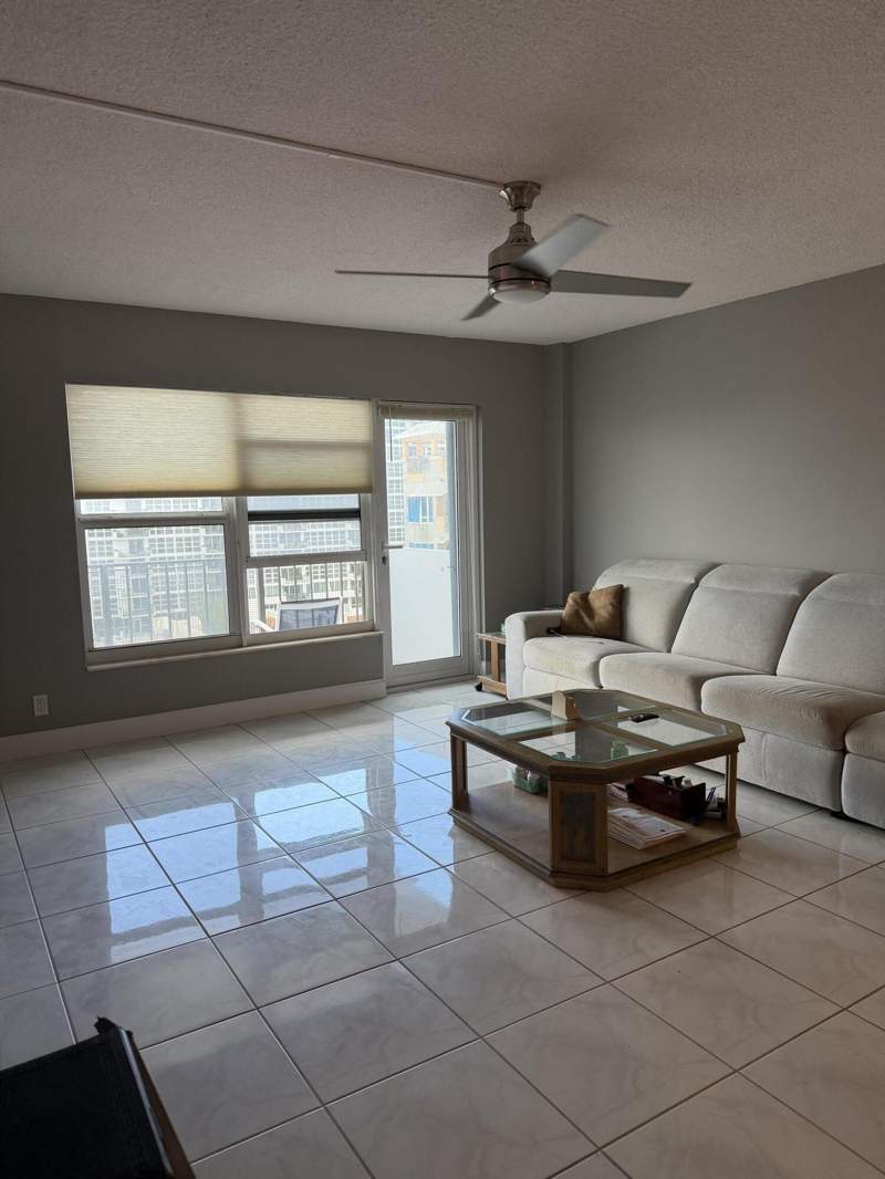 1 bedroom Condominium at 405 N Ocean Boulevard #809, Parliament House Condo, Pompano Beach — photo 2
