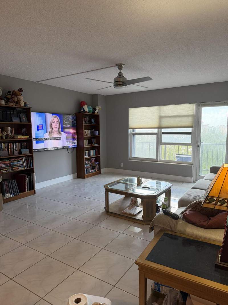 1 bedroom Condominium at 405 N Ocean Boulevard #809, Parliament House Condo, Pompano Beach — photo 3