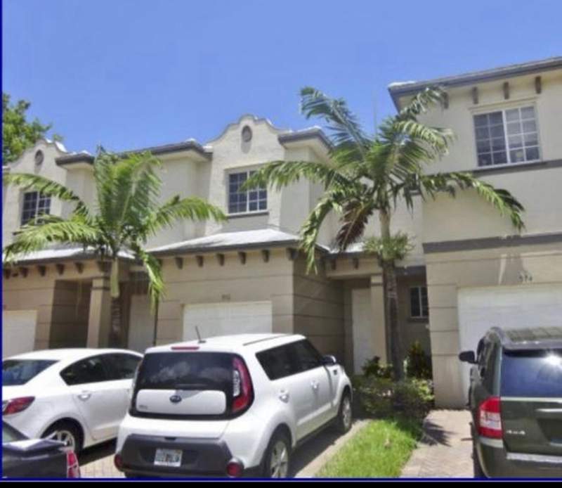 2 bedroom Townhouse at 976 Abaco Lane, Marsh Harbour, Riviera Beach — photo 2