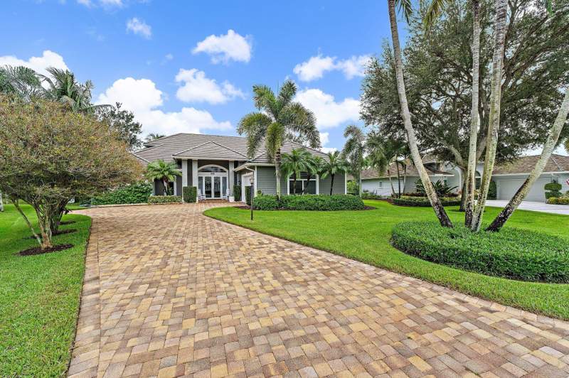 4 bedroom Single Family Residence at 18647 SE Lakeside Way, River Ridge, Tequesta — photo 2