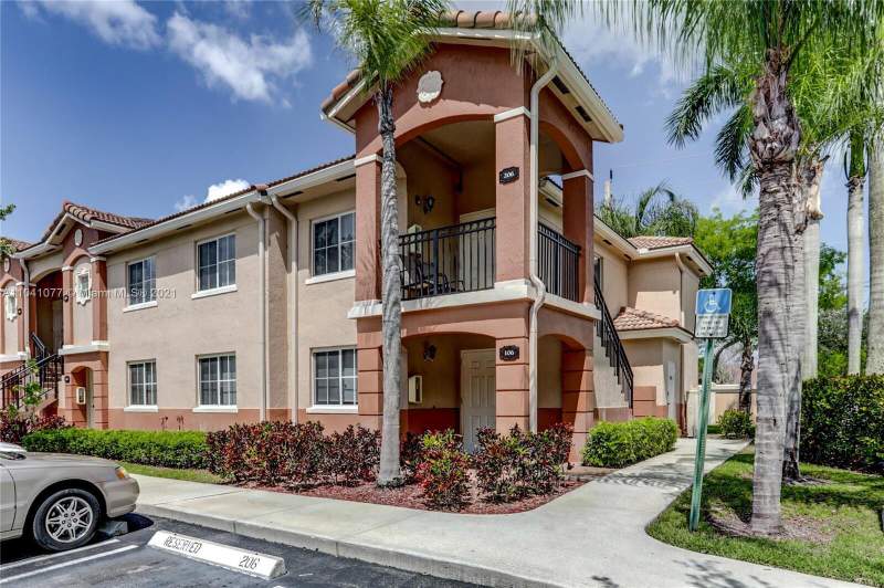 3 bedroom Condominium at 3810 N Jog Road #106, Cove At Briar Bay Condo, West Palm Beach — photo 3