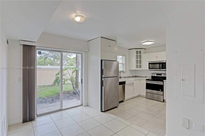 3 bedroom Condominium at 3810 N Jog Road #106, Cove At Briar Bay Condo, West Palm Beach — photo 5