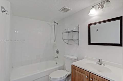 3810 N Jog Road #106, West Palm Beach FL - photo 10 of 13