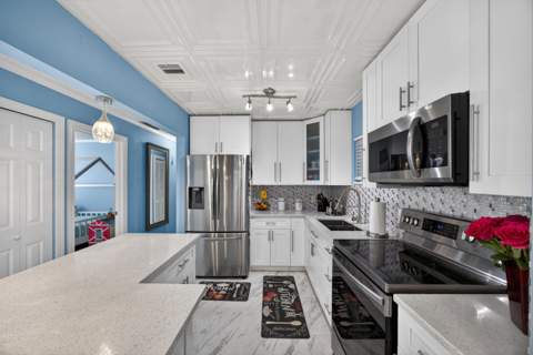 1020 Avon Road, West Palm Beach FL - photo 6 of 22