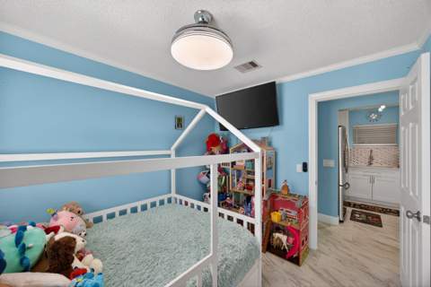 1020 Avon Road, West Palm Beach FL - photo 10 of 22