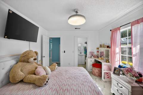 1020 Avon Road, West Palm Beach FL - photo 13 of 22