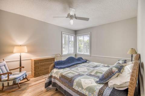 185 Thornton Drive, Palm Beach Gardens FL - photo 23 of 53