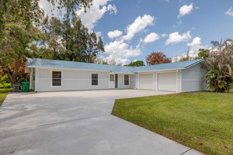 320 Chamberlain Boulevard, Fort Pierce FL - photo 6 of 61