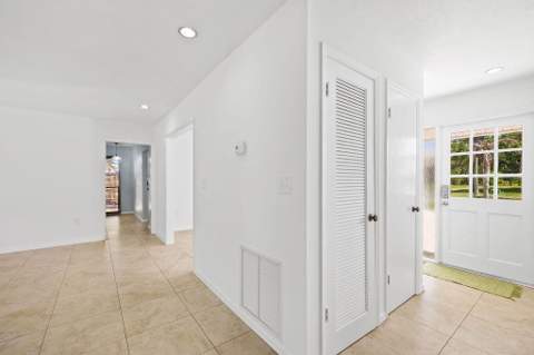 320 Chamberlain Boulevard, Fort Pierce FL - photo 16 of 61