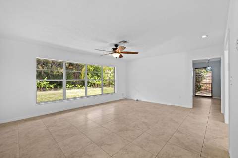 320 Chamberlain Boulevard, Fort Pierce FL - photo 21 of 61