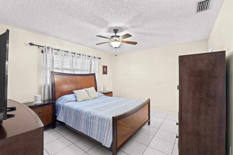 2 bedroom Villa at 5775 W Fernley Dr Drive #134, Cresthaven Condo Townhomes Sec 2, West Palm Beach — photo 4