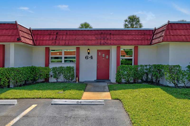 2 bedroom Villa at 5800 Fernley Dr W #64, Cresthaven Townhomes Sec 4 Condo, West Palm Beach — photo 1