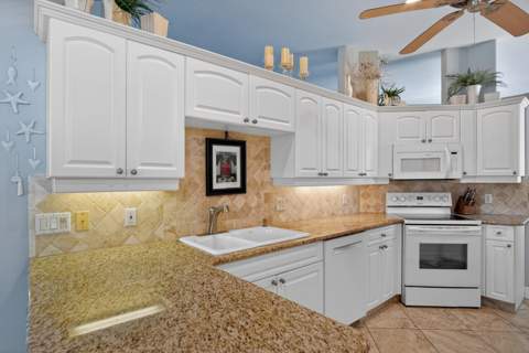 9434 Poinciana Court, Fort Pierce FL - photo 11 of 36