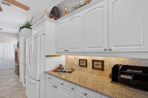 9434 Poinciana Court, Fort Pierce FL - photo 12 of 36