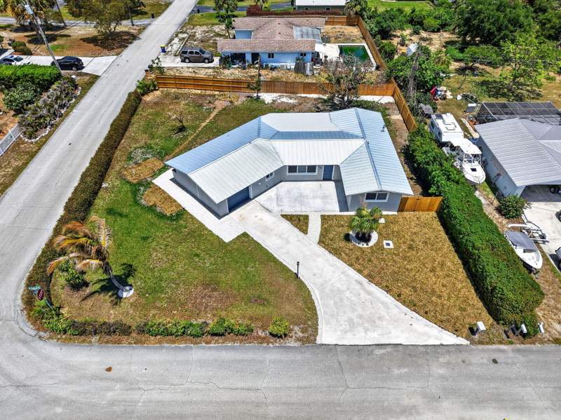 3 bedroom Single Family Residence at 9361 SE Duncan Street, Hobe Hills, Hobe Sound — photo 2
