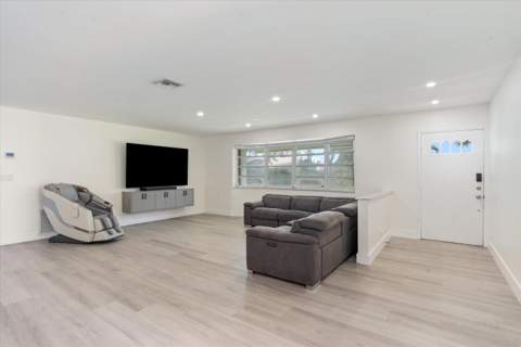 7521 SW 1st Street, Plantation FL - photo 9 of 36